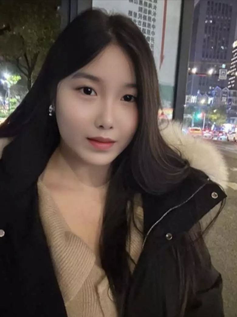 广东艺术系极品大三学生妹 吴洁 为了借钱自愿配合金主调教视频流出 反差至极！ 封面