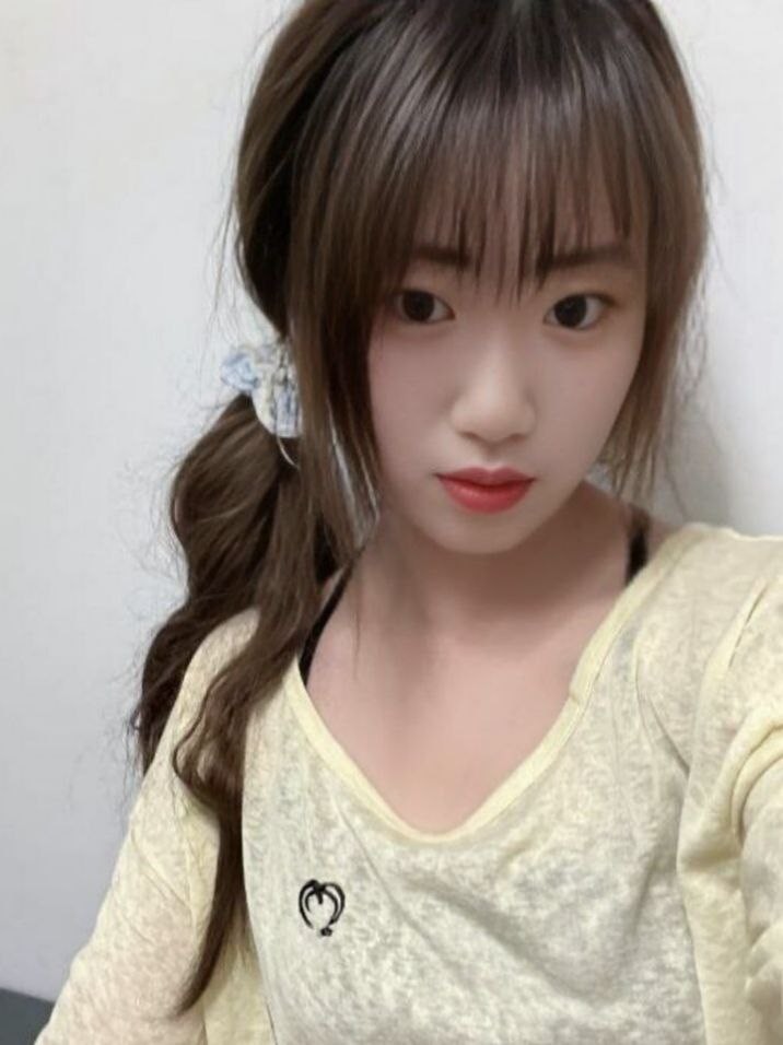 江苏极品反差女大学生 刘媛 裸贷视频泄密 为了给男朋友购买新手机拍下裸体自慰视频！ 封面
