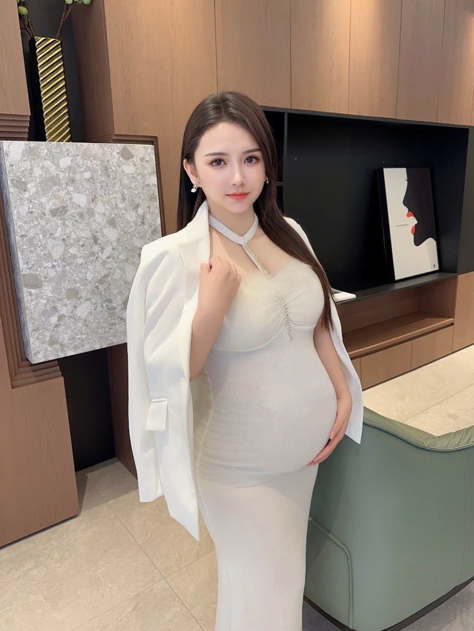 广佛 转运珠 事件！大肚子孕妇下海捞金赚奶粉钱 不仅能玩还给挤奶水喝 太炸裂了！ 封面