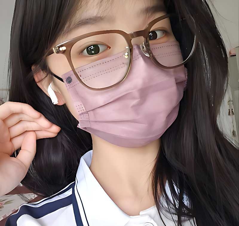辽宁沈阳艺术学院 林知夏 外表清纯私底下反差大 用勺子自慰流出白浆…… 封面