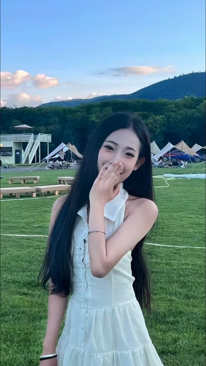 母狗中的极品！山西太原高颜值母狗 吴紫怡 约炮边被操边喊着爸爸给我 私密自拍视频曝光 封面