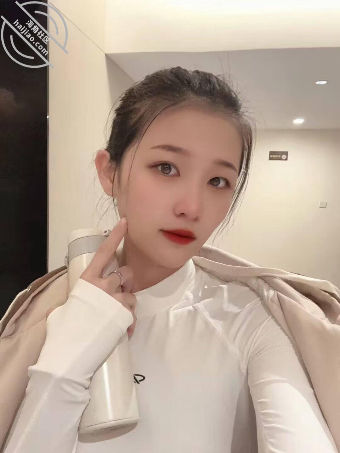 大脸骚逼 封面