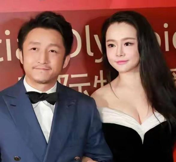 伤风败俗?冉莹颖因穿着过于暴露引争议,只怪身材太惹火! 封面