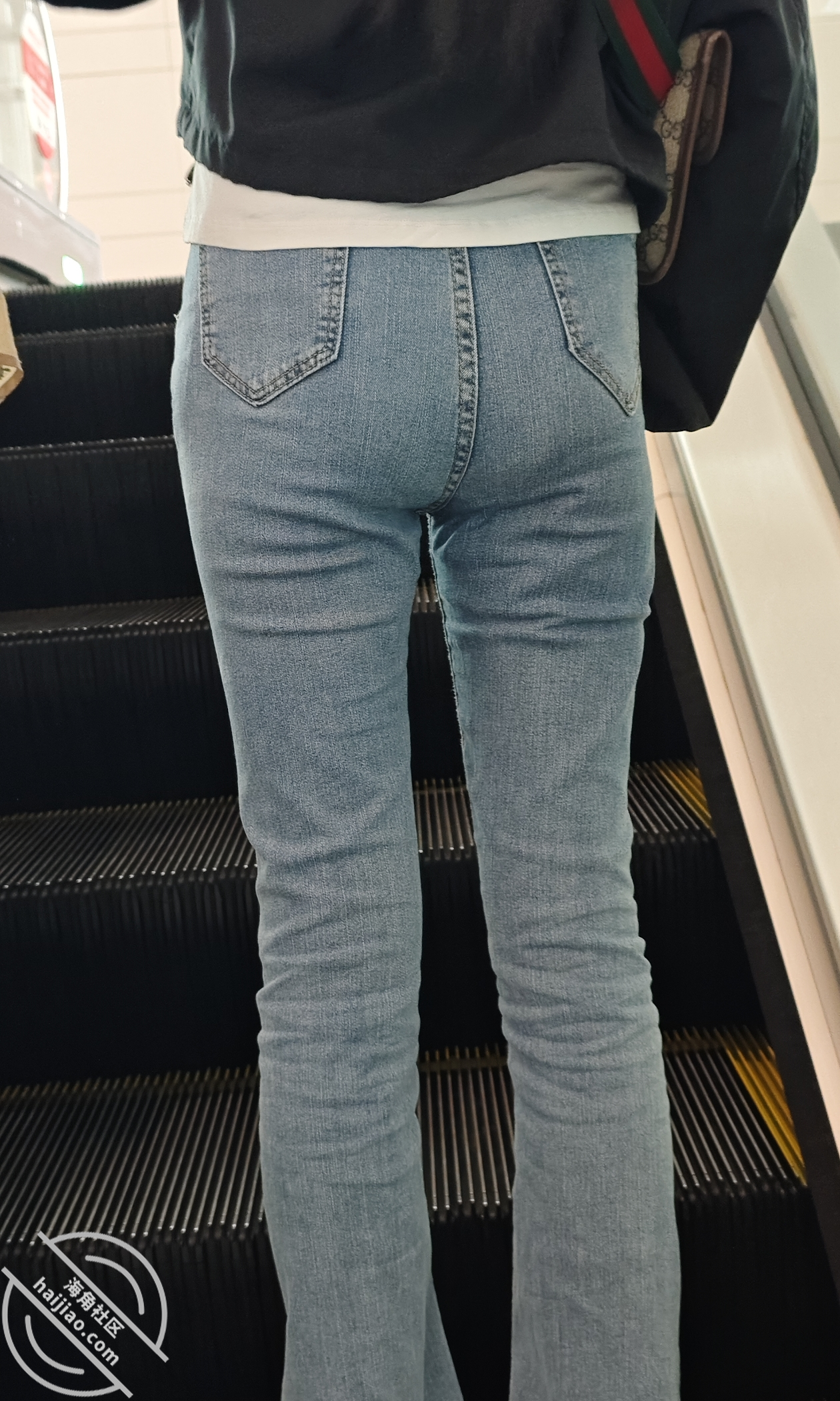偷拍紧身牛仔裤 封面