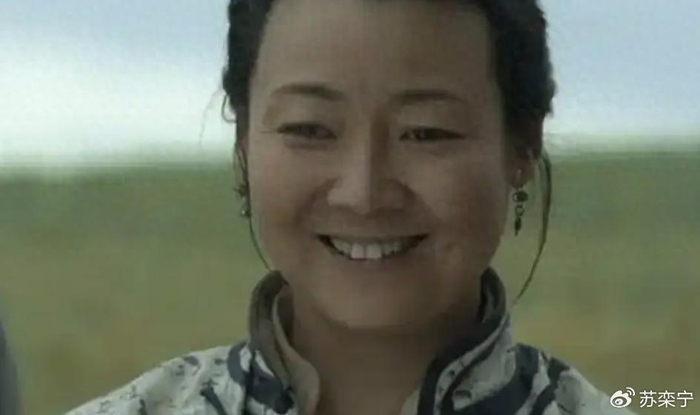 曾因长相遭导演嫌弃,被丈夫258元娶回家,如今逆袭成“视后”! 封面