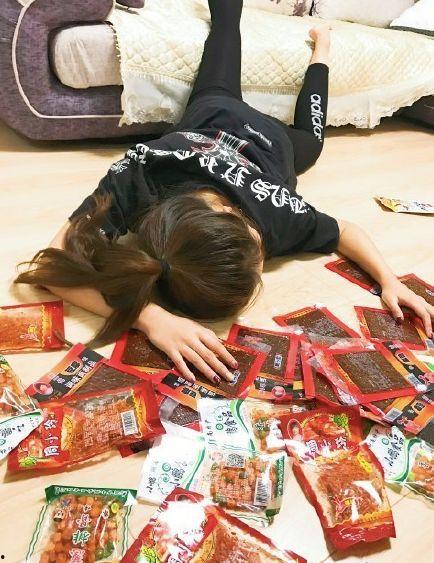 吃瓜炫富,揭秘网红炫富背后的真相