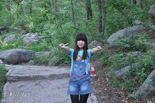 旅游女孩全程吃瓜