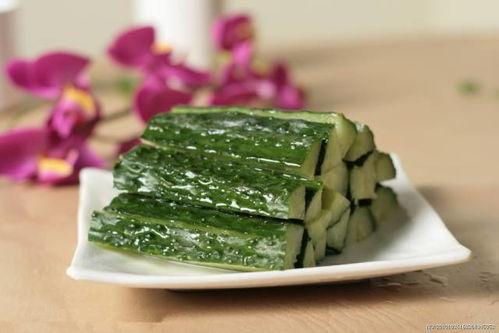 吃清瓜,尽享清甜瓜果美味